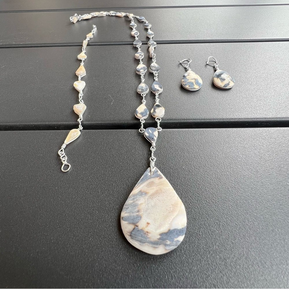 Vintage Mother of Pearl Necklace, Bracelet and Earring Set